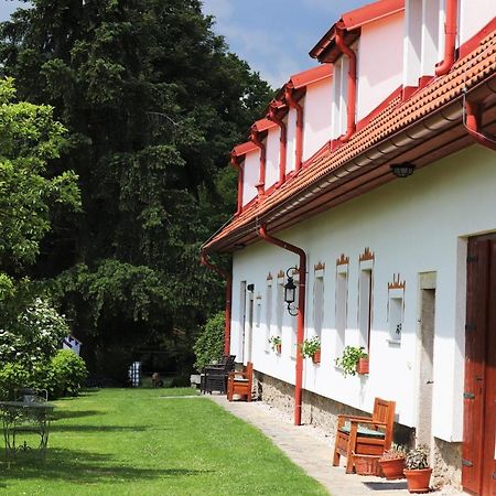 Hájenka hraběte Buquoye Hotel Kaplice Exterior foto