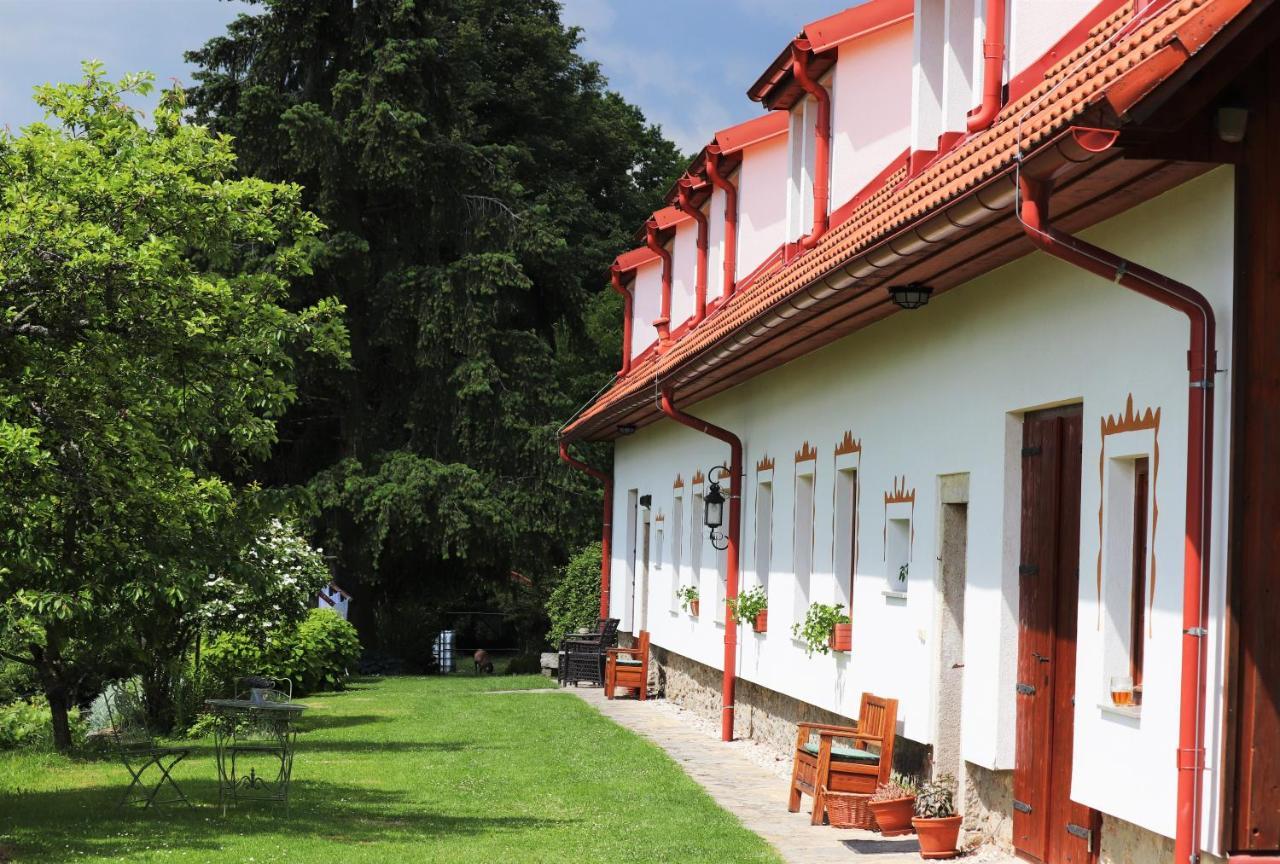 Hájenka hraběte Buquoye Hotel Kaplice Exterior foto